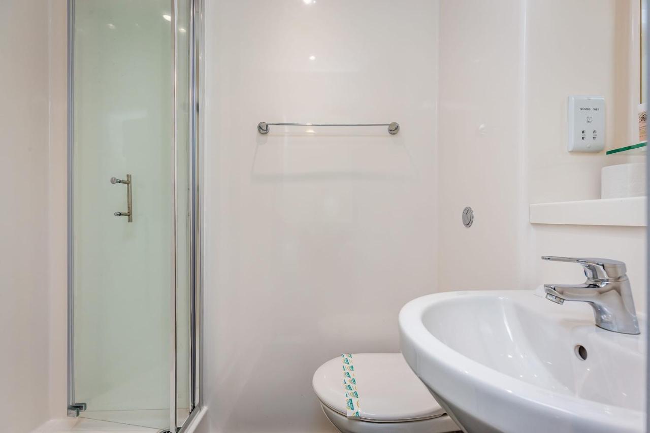 Spacious Ensuite Room With Shared Kitchen Lincoln Eksteriør billede